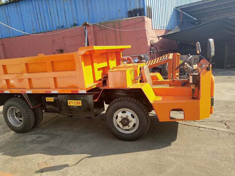 礦用運(yùn)輸車10噸