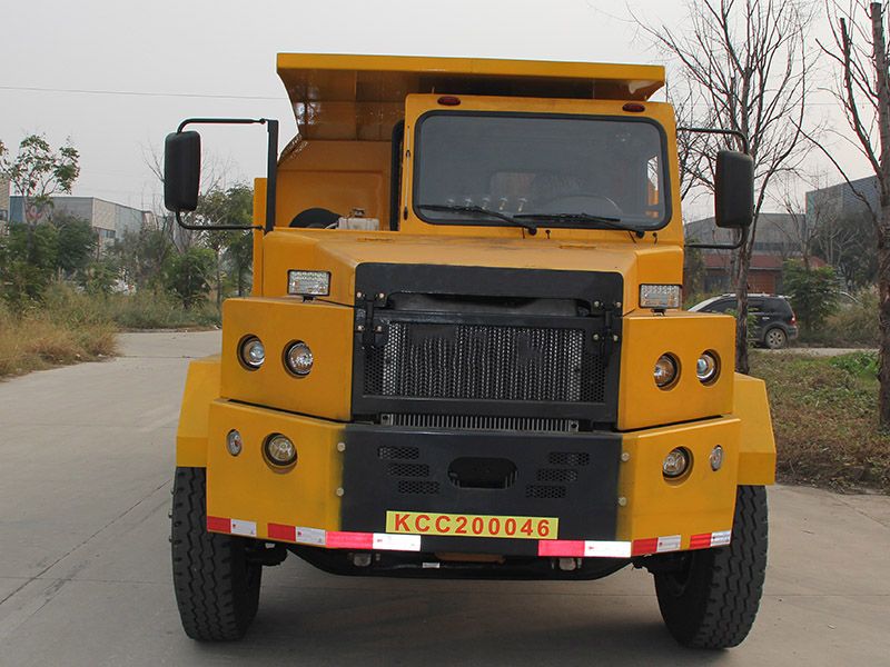 25噸礦用濕式制動(dòng)運(yùn)輸車